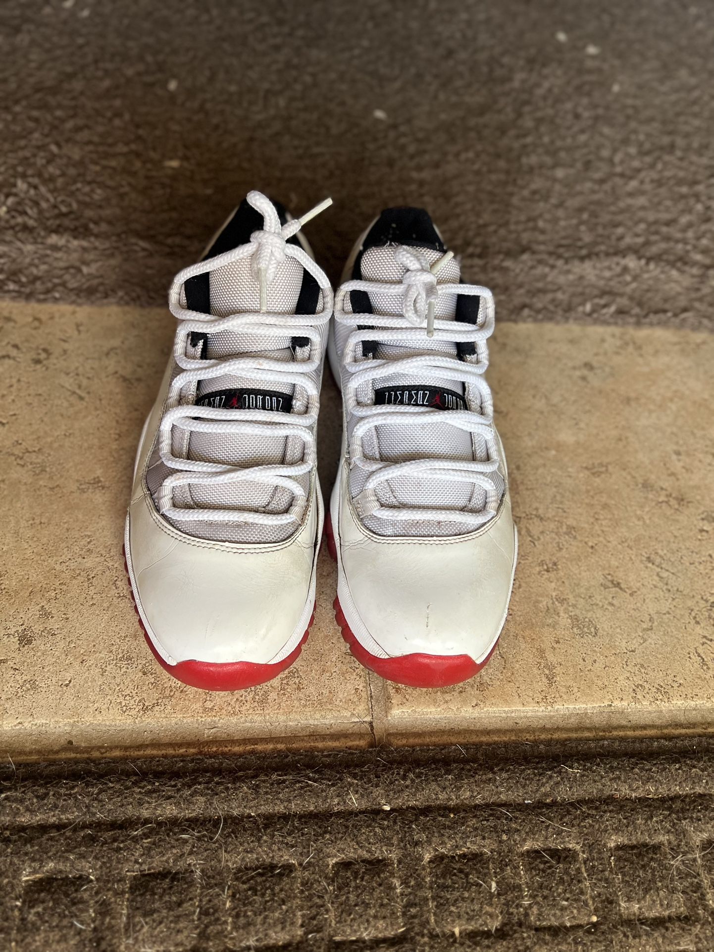 Jordan Retro 11 Low White Red Size 9.5