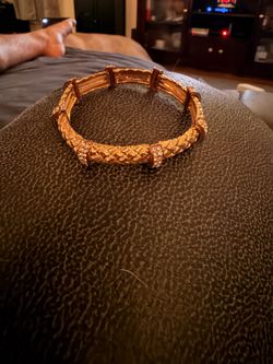 Gold stretchy bangle