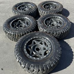 Jeep Original 20” Walker Evans Wheels And 36” BFGoodrich KM2 Mud Terrain Tires Rims Rines 