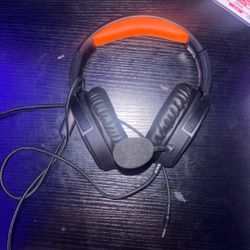 gaming headphones 