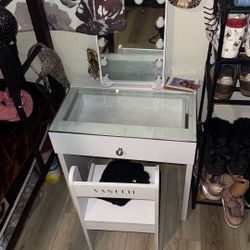 Mini Vanity 