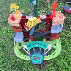 Thomas And Friends Trains And Cranes