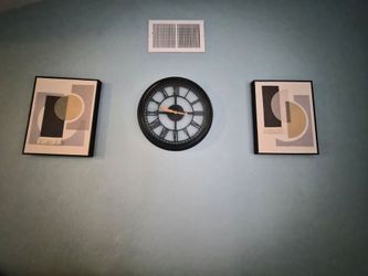 HOME DECOR! 
2 WALL ARTS 19×16!
1 BIG 20' CLOCK!