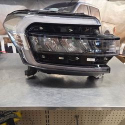2022 to 2024 Ford Expedition Passenger Headlight