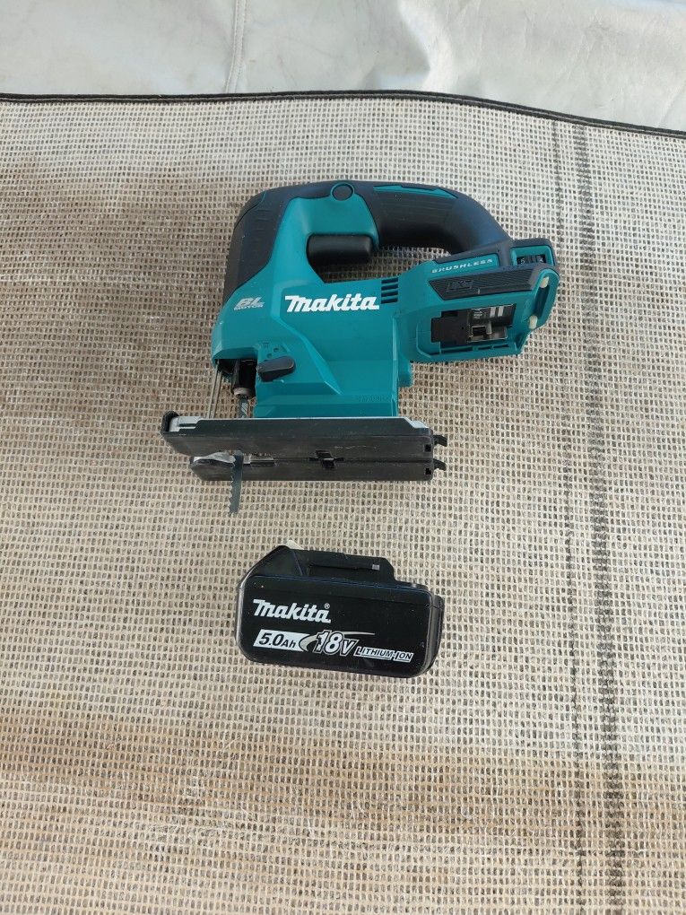 Makita XVJ04