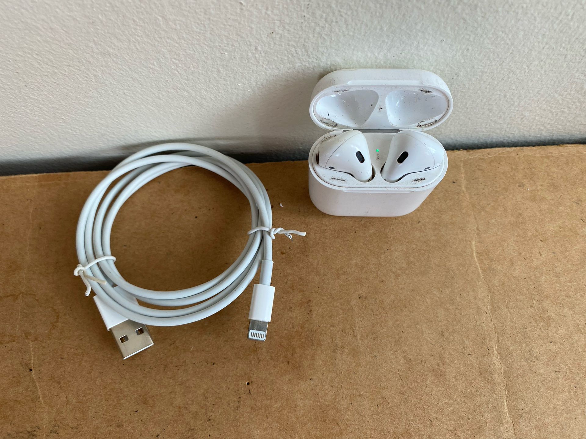 Apple AirPods A2031 Wireless Earbuds