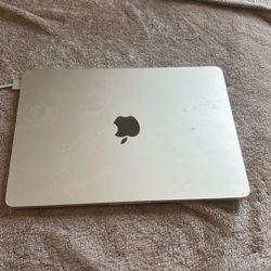 MacBook Air 2022 M2 8GB