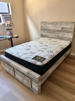 BED FRAME QUEEN SIZE