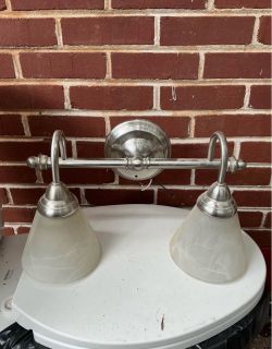 2-Light Bathroom Vanity Light – Brushed Nickel