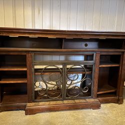 Entertainment center With fireplace Mount