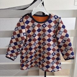 Boys fleece long sleeve top sweater shirt warm size 4 for 4 years toddler boy little boy  Comes from pet free smoke free home  Washed with detergent &