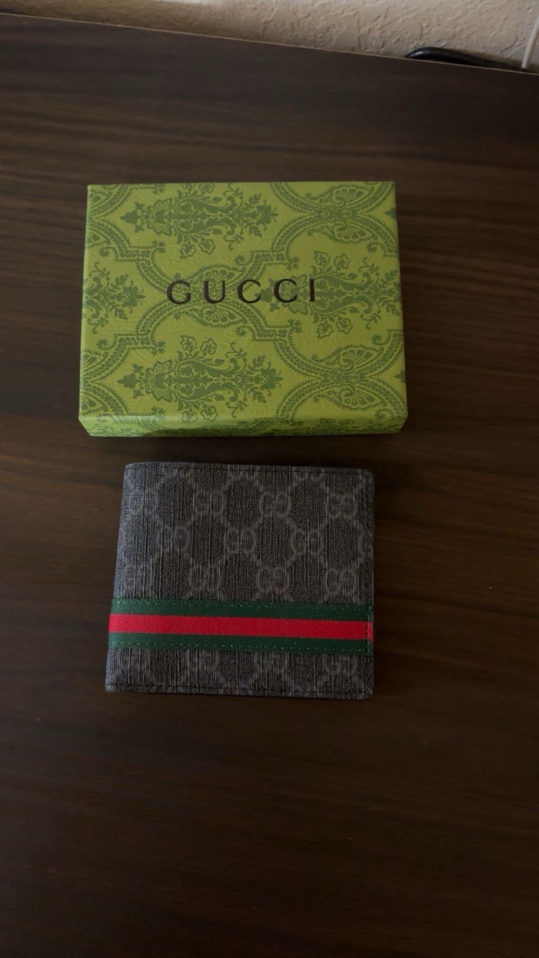 Gucci- Men’s wallets GG SUPREME