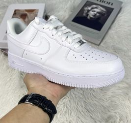 NIKE AIR FORCE 1 LOW 07 WHITE MENS SIZE 10 
