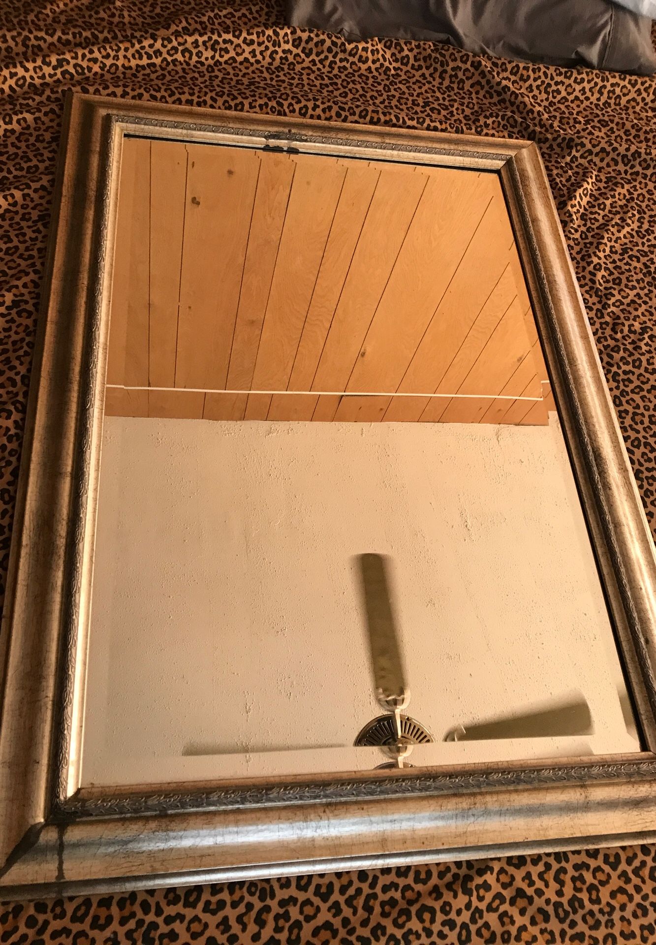 Wall mirror