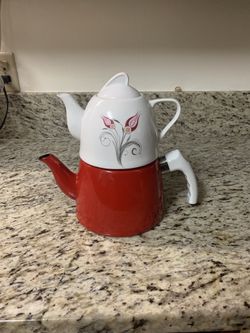 Tea pot