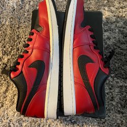 Air Jordan 1 Low ‘Varsity Red’