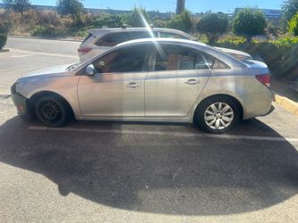 2011 Chevrolet Cruze  143k Miles Runs Needs Repairs