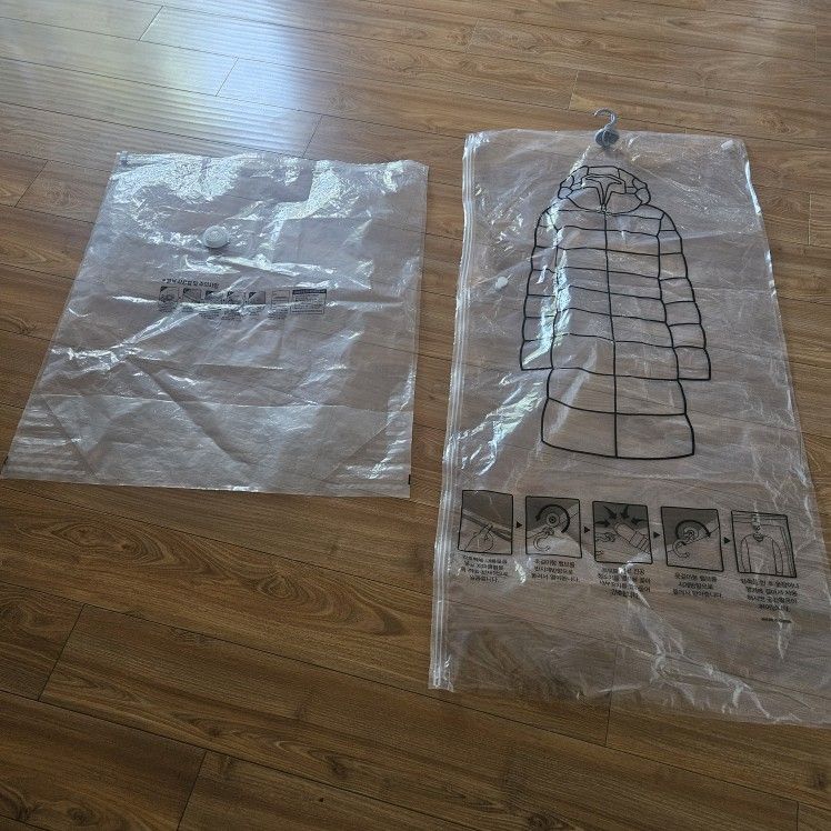 2 vacuum storage bags