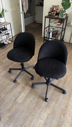 Black rolling chairs
