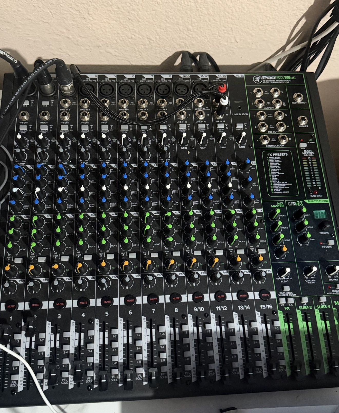 Mixer For Djs 