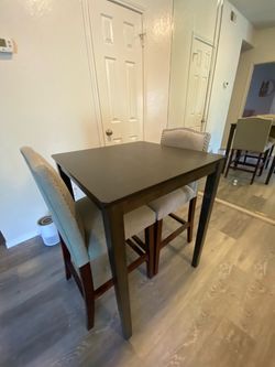 Dining Table & Chairs