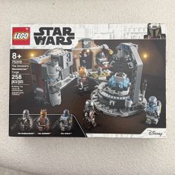 NEW Lego Star Wars, The Armorers Mandalorian Forge