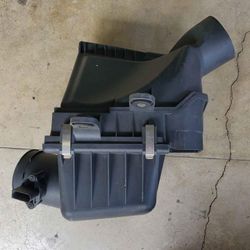 BRAND NEW GENUINE BMW E46 M3 Intake Air Cleaner Box w/ Filter and Air Mass Sensor