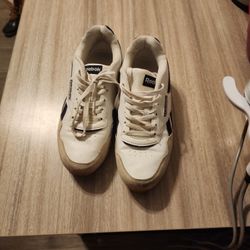 Shoe