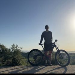 Carbon Fiber Full Suspension Mountain Bike Marin Mount Vision 8