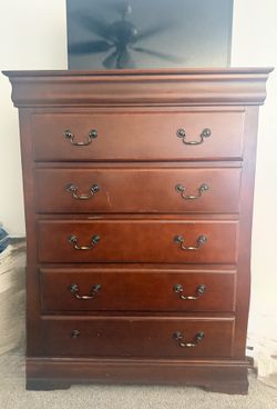 5 Draw Wooden Dresser
