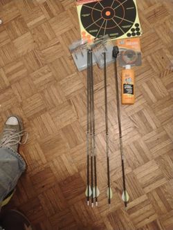 3 Slick Trick New 2ea.Expandable arrows with lighted Knocks.2Dead Down Wind MakeupTarget Pack Reactive Targets.