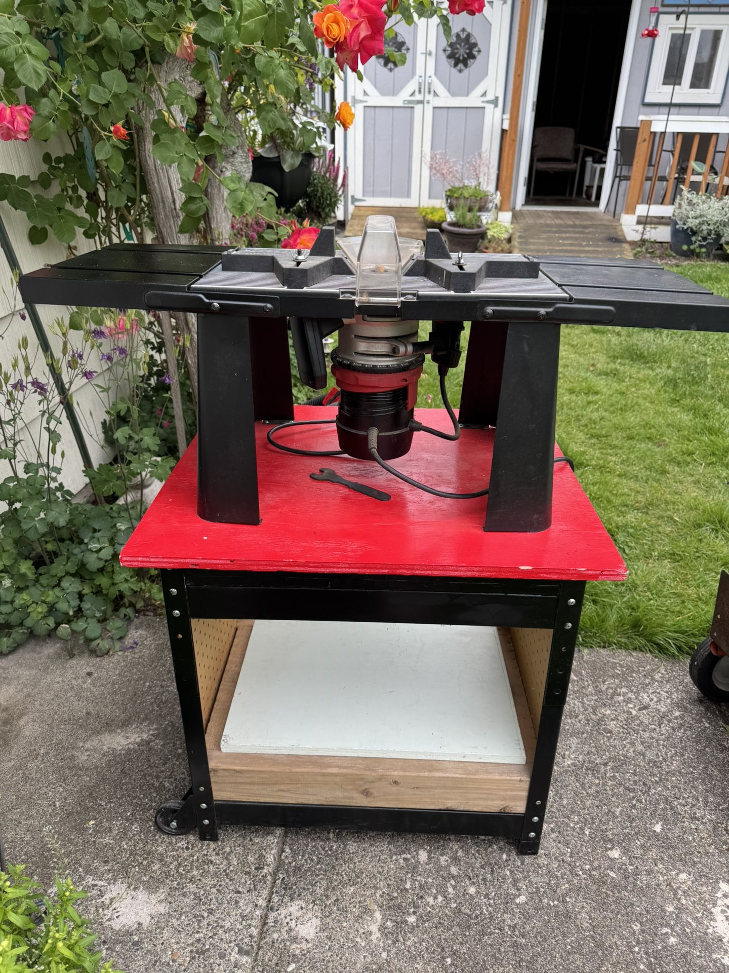 Router & Table