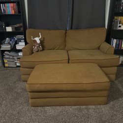 Lazy boy Loveseat With Ottoman And Pull Out Air Mattress