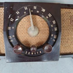 1950's Working Zenith AM-FM Tabletop Tube Radio 