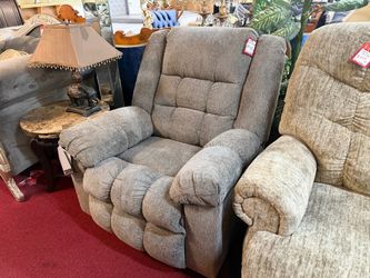 ✨ Ashley Rocker Recliner✨