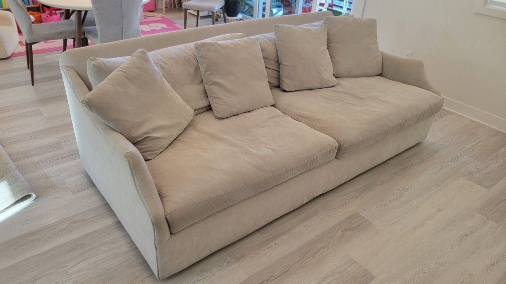 High Fashion Homes Ettica Sofa