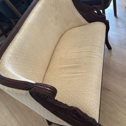 antique sofa 