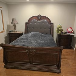Raymour & Flanigan Queen 4-Piece Bedroom Set: Bed + Dresser + 2 Nightstands (No Mattress) $2000 OBO
