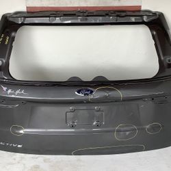 2025 2026 Ford Explorer lift gate (15)