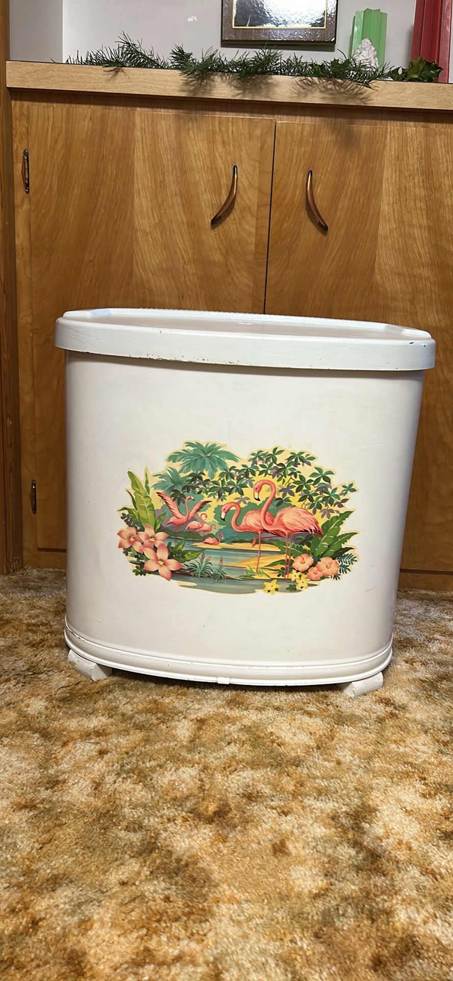 Vintage/Retro Hamper