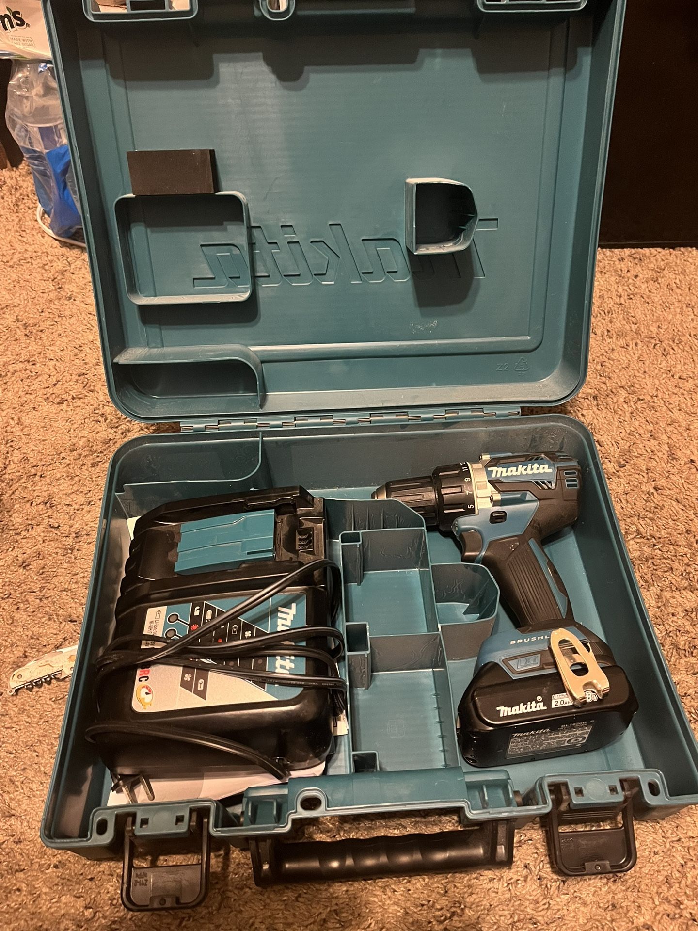 Makita Brushless hammer drill kit