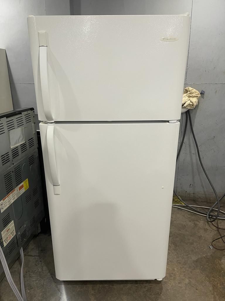 Frigidaire Fridge 