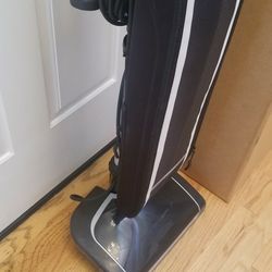 2022 NEW cond ORECK COMMERCIAL VACUUM WITH AMAZING POWER SUCTION  , WORKS EXCELLENT  , IN THE BOX 
