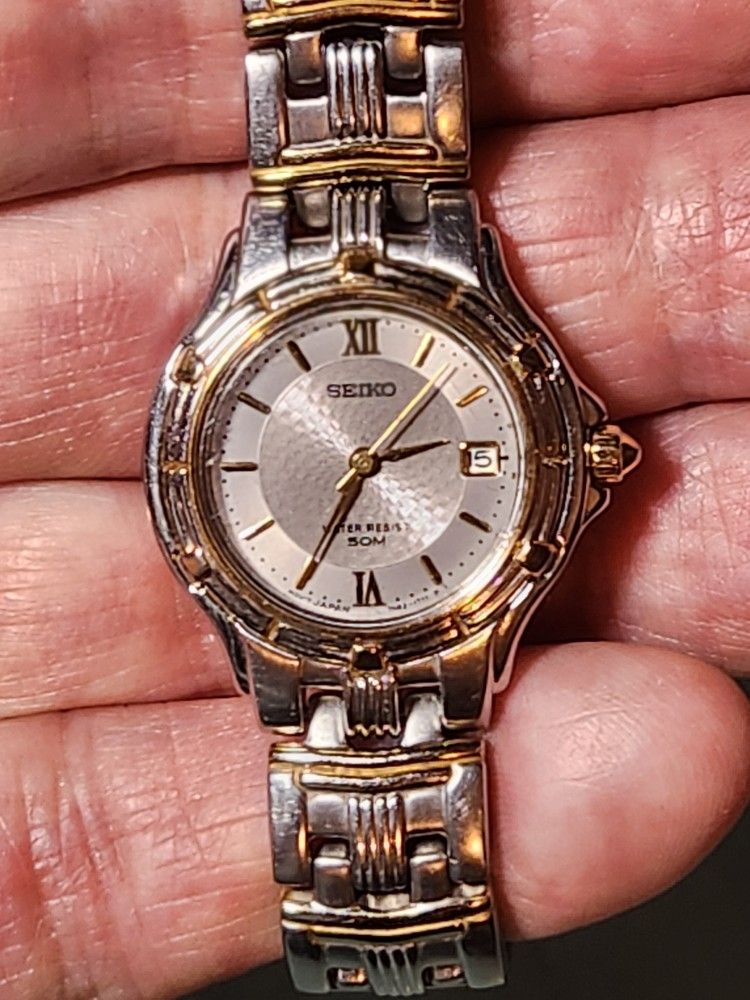 Seiko Women's Gold/Silver Quartz Watch