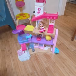 Fisher-Price Little People Barbie Little DreamHouse 