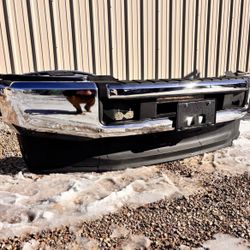 🚘 FRONT BUMPER – 2017–2022 FORD F-250 / F-350 SUPER DUTY 🚘 💲 Price: $399 ✅ Condition: Good – Ready to install 🔧 Fitment: Ford Super Duty F-250 & F