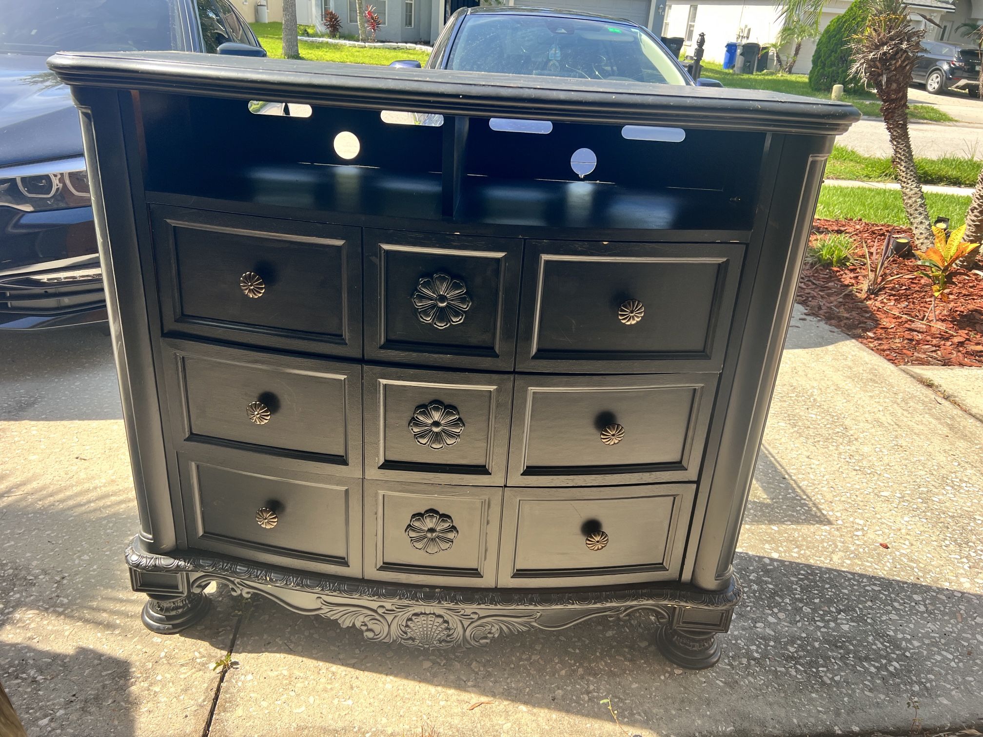 Dresser