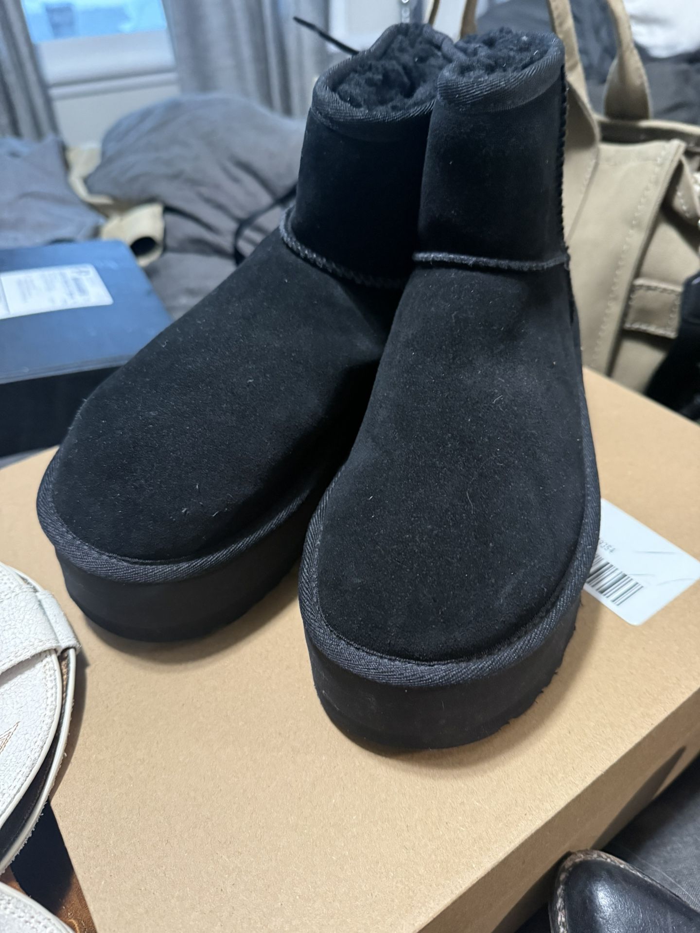 Uggs Platform 8 NEW