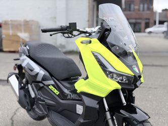 Adventure 200 Gas Moped Scooter 