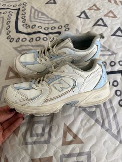 Girls New Balance sz 3